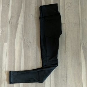Lululemon Reveal tights with mesh black size small